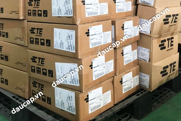 Giao hàng đầu cáp co nhiệt Raychem 24kV ngoài trời
