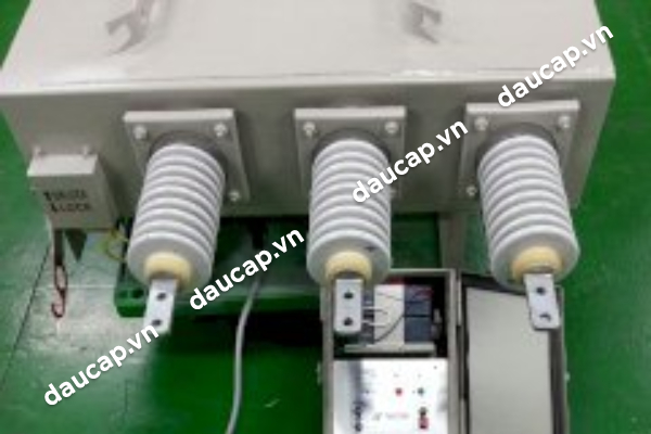 Cầu dao phụ tải LBS S&S 38kV PT sứ Polymer loại từ xa