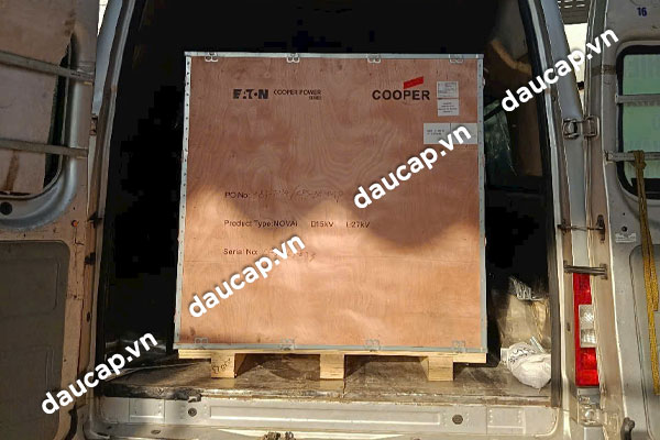 Giao hàng Recloser Cooper tận nơi
