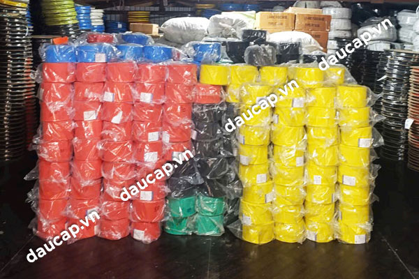 Tổng kho phân phối ống có nhiệt trung hạ thế